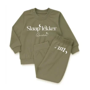 baby-pyjama-met-naam-slaap-lekker